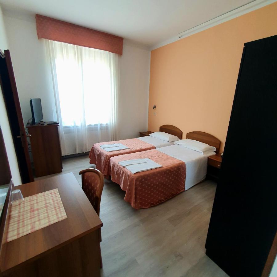 Hotel Perla Massa Lombarda Esterno foto